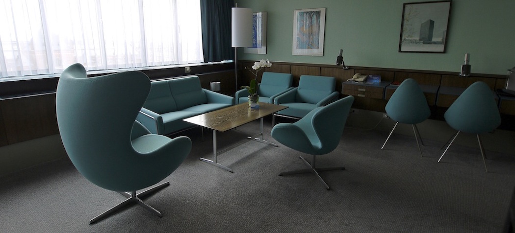 Rum 606 på Radisson Blu Royal Hotell i Köpenhamn som är helt i original sedan Arne Jacobsen inredde hotellet 1960.