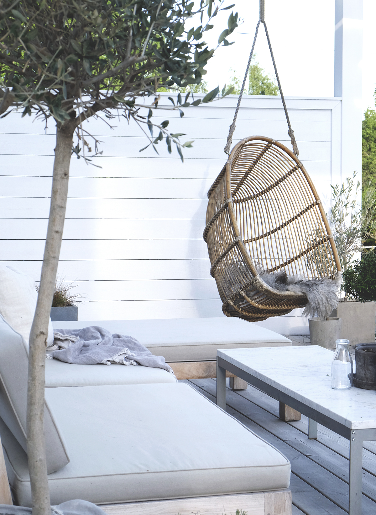 swinging bed for outdoor lounging on My Outdoor Lounge Pella Hedeby Stilinspiration